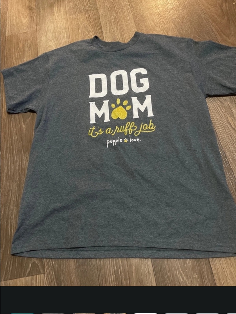 Puppie Love Dark Gray Dog Mom Tee with Yellow Paw